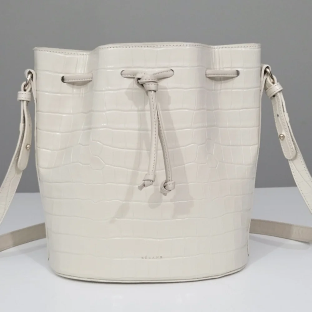 SEZANE FARROW CROSSBODY BUCKET BAG IN ECRU CROCO PRINT LEATHER - Picture 4 of 9